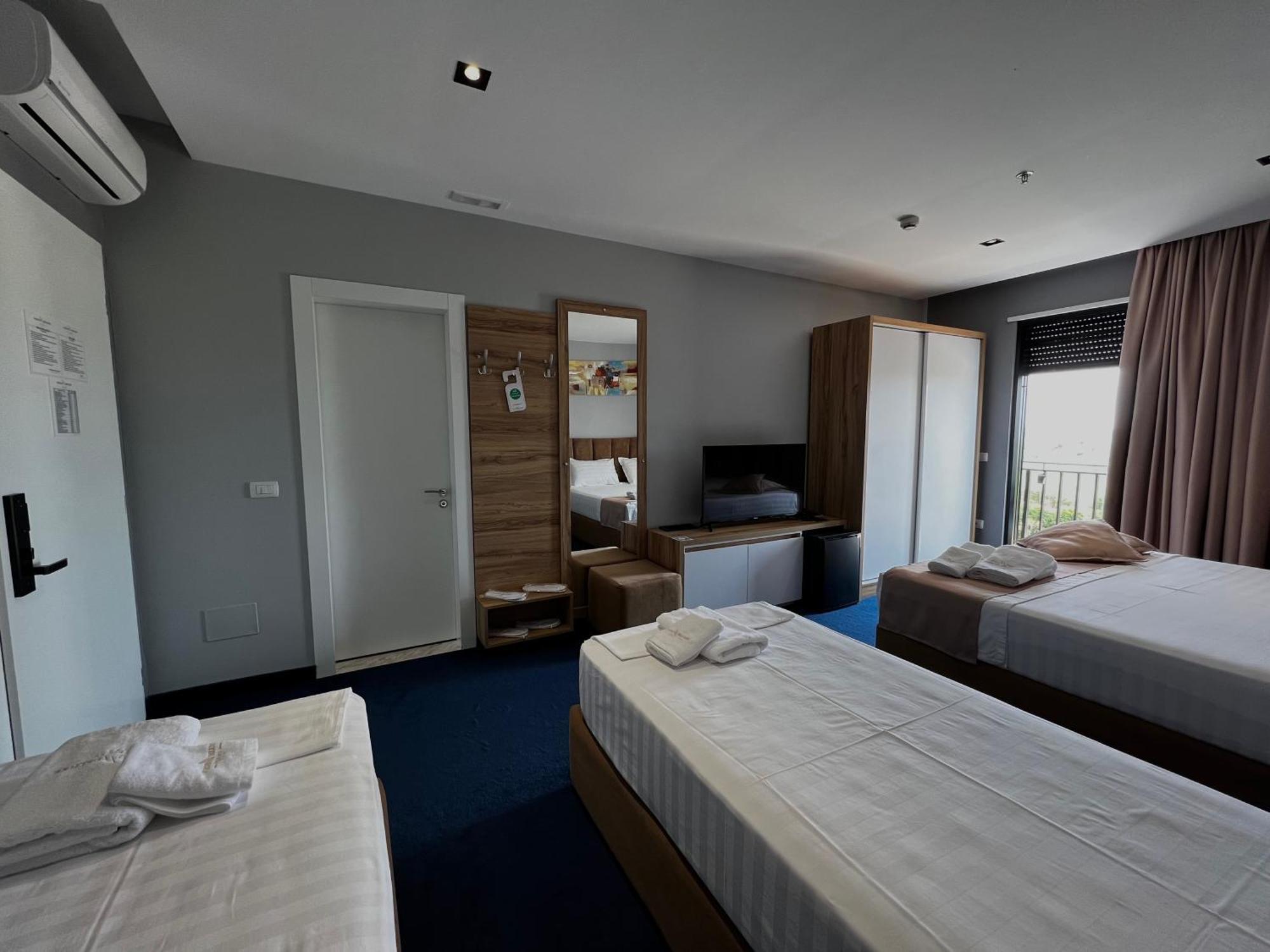 Nuevo Deluxe Hotel