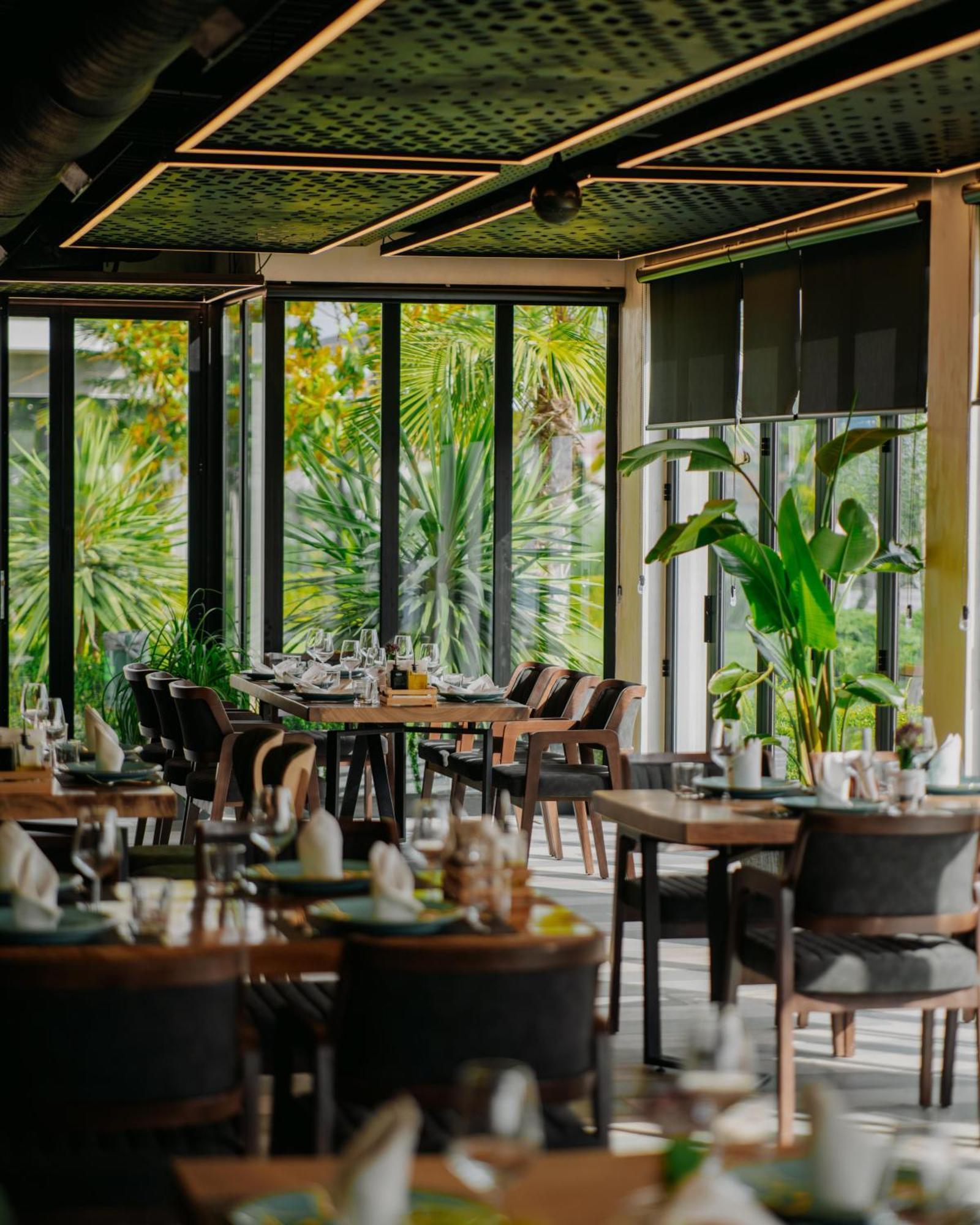 Nuevo Deluxe Hotel 4*